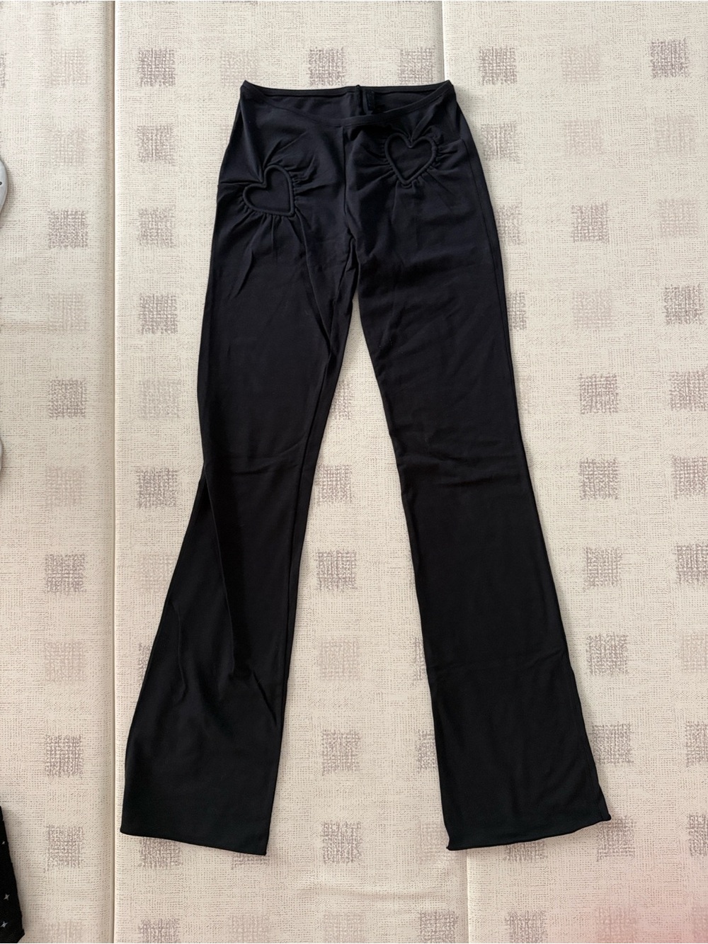 Skims heart cut out flare legging - Picture 7 of 7